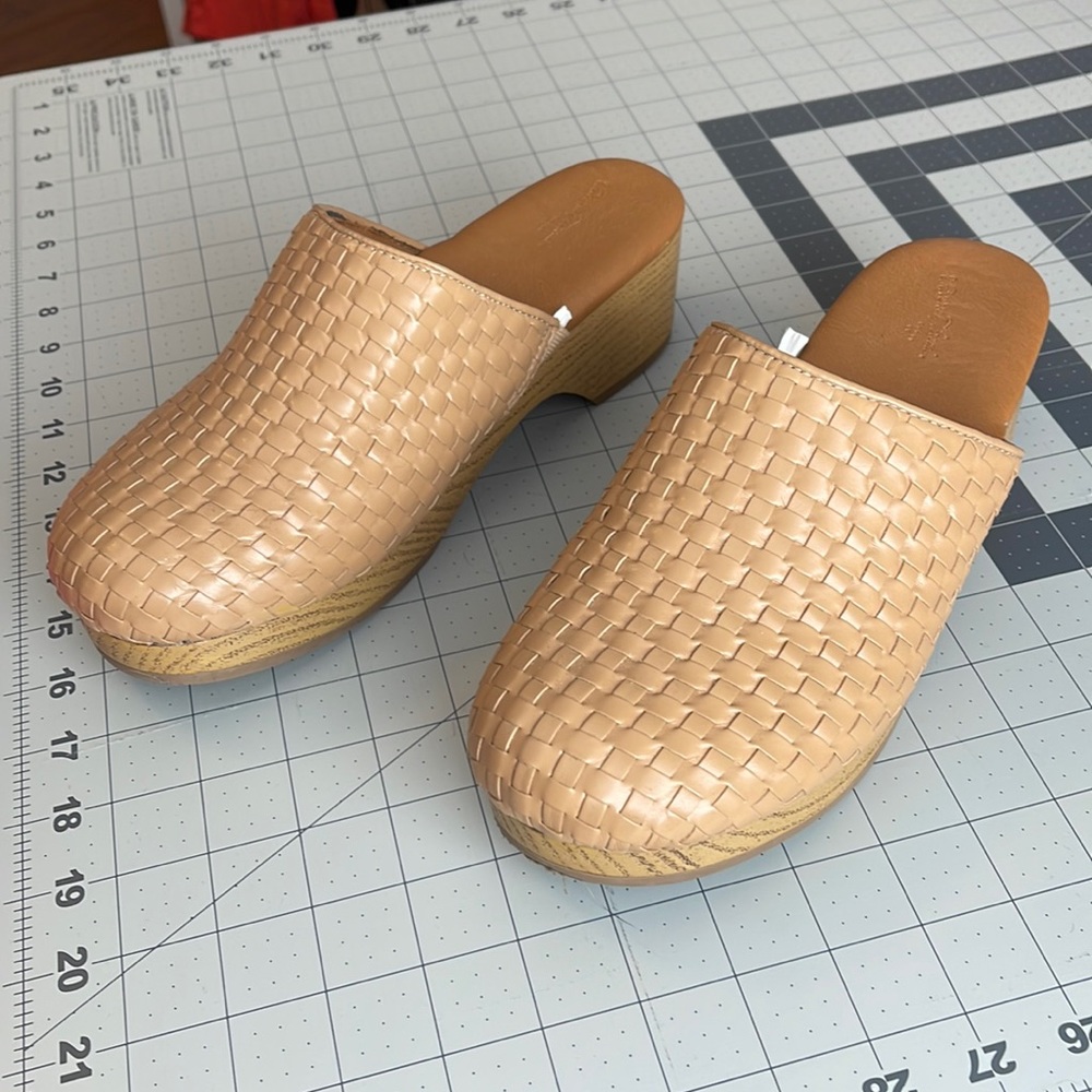 Platform Mules Clogs Size 9 Universal Thread Wood Woven Look